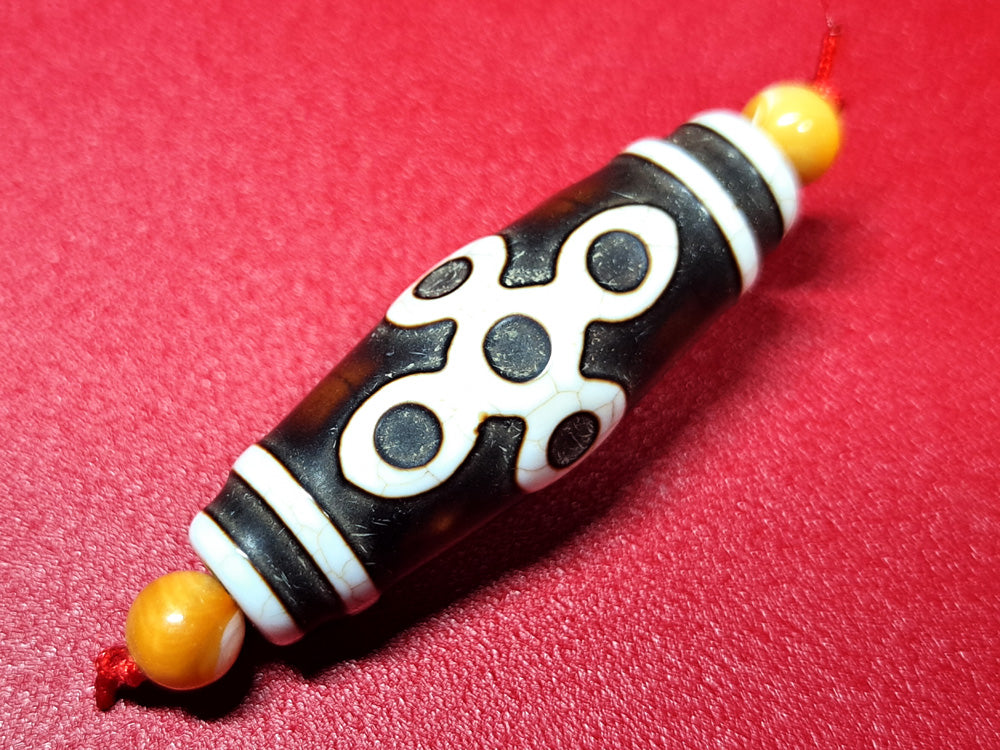 超激レア珍品‼︎ 古代老礦石　龍紋　たまご型閃電五眼天珠　フジヤマ 超激レア珍品‼︎ 古代老礦石 龍紋 たまご型閃電五眼天