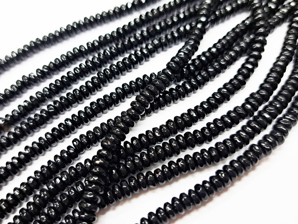 オニキス・約２×４ｍｍ 多面カット