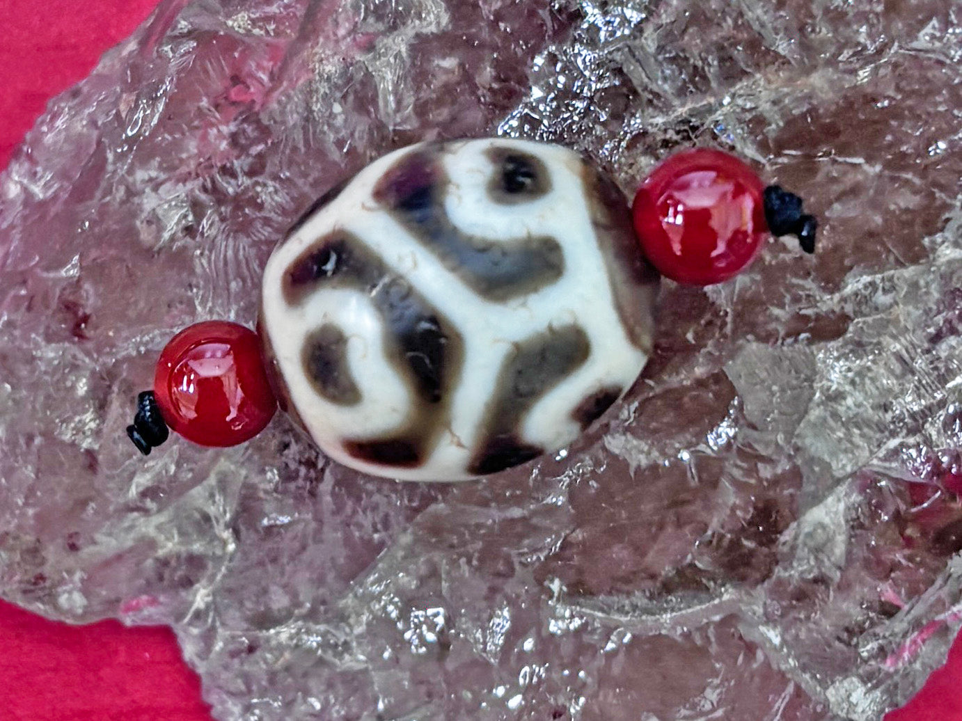 亀甲蓮花天珠・老礦伝承天珠 – 天然石の店 ふうちゃん