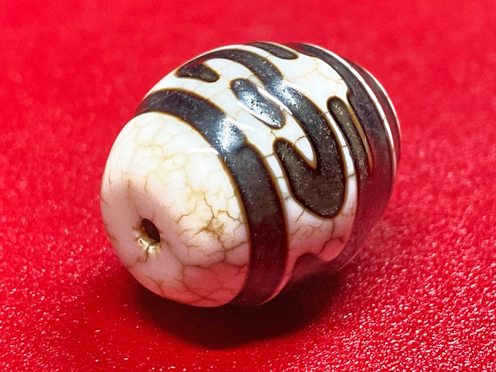 火供龍紋天珠・蓮花宝瓶天珠 – 天然石の店 ふうちゃん