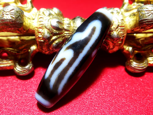 ⭐︎ 希少　アンティーク十二眼天珠 赤財神天珠・二眼天珠No．002／約50×15mm前後 – 天然石の店