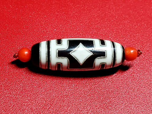 秘蔵天珠‼️秘蔵西蔵老礦古代伝承十字六眼天珠 特価‼️激レア秘蔵天珠‼️西蔵老礦手工伝承風化佛三