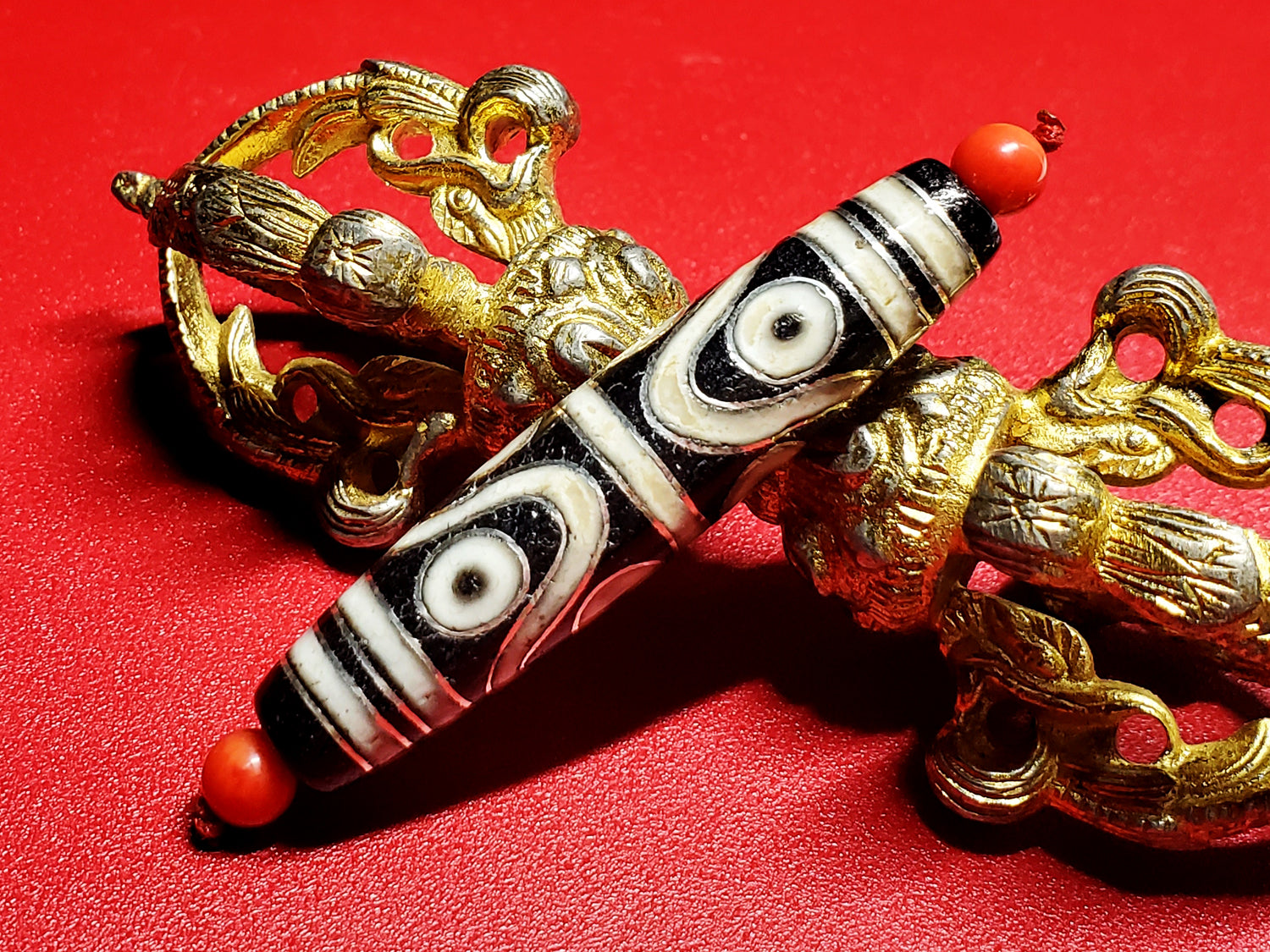 老礦銀線入り天珠・水紋八眼天珠 – 天然石の店 ふうちゃん